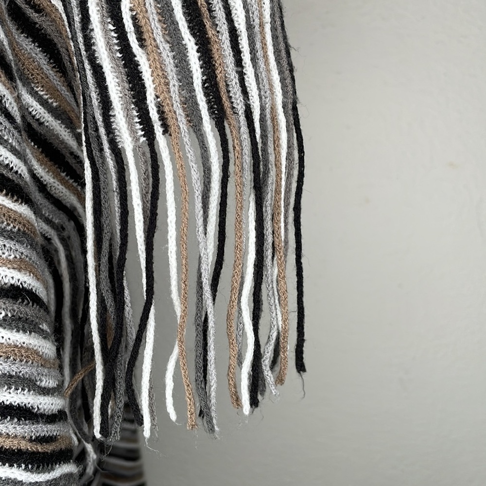 Cejon fringed topper/ shawl /scarf /cape /wrap one size - Picture 6 of 6